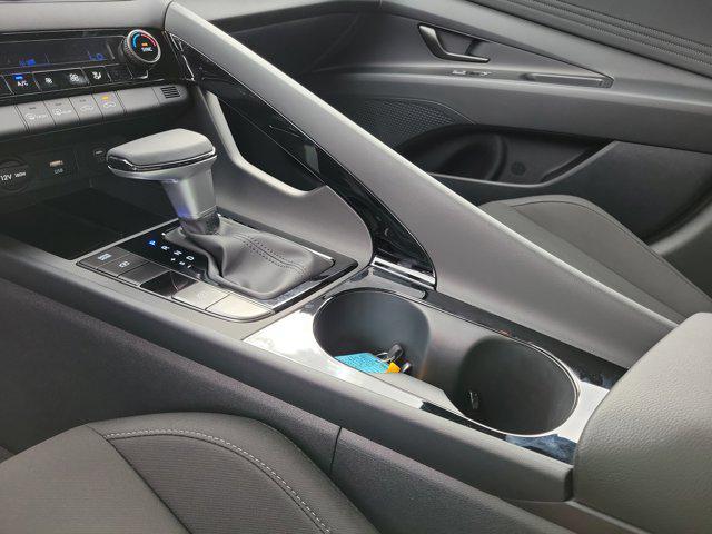 new 2025 Hyundai Elantra car, priced at $27,870