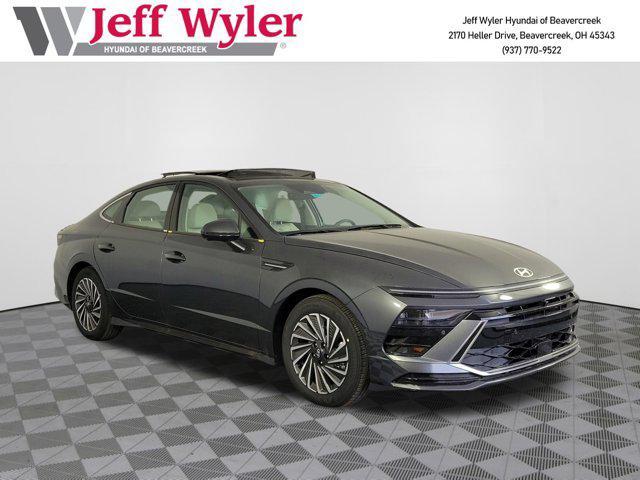 new 2025 Hyundai Sonata Hybrid car, priced at $37,604
