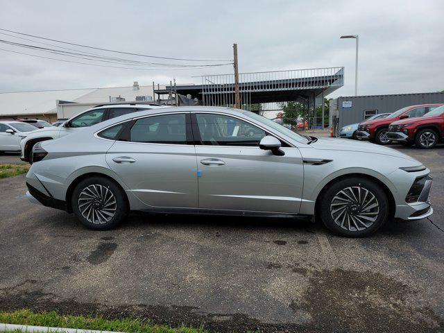 new 2025 Hyundai Sonata Hybrid car, priced at $37,760
