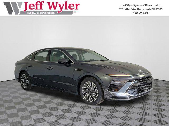 new 2025 Hyundai Sonata Hybrid car, priced at $37,799