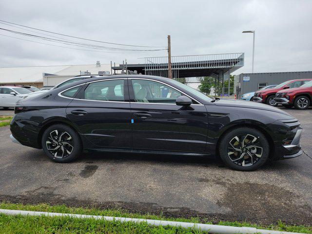 new 2025 Hyundai Sonata car, priced at $30,083