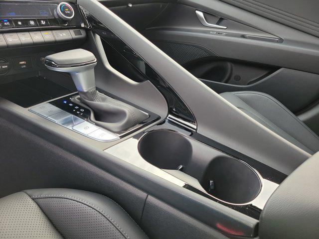 new 2025 Hyundai Elantra car, priced at $30,563