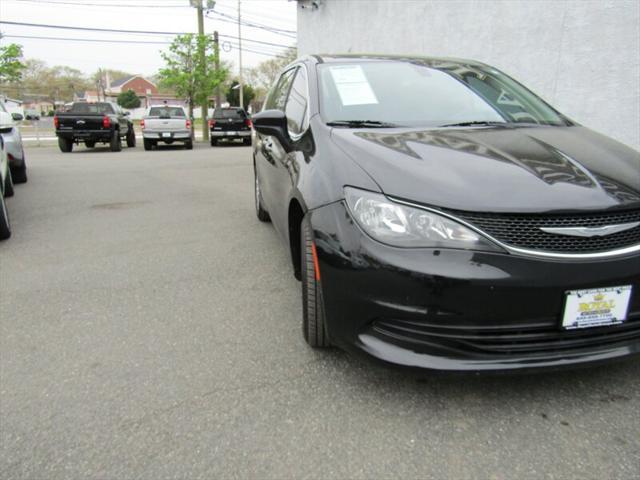 used 2017 Chrysler Pacifica car, priced at $13,942