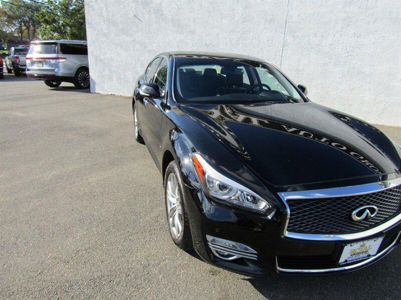used 2019 INFINITI Q70 car, priced at $24,842