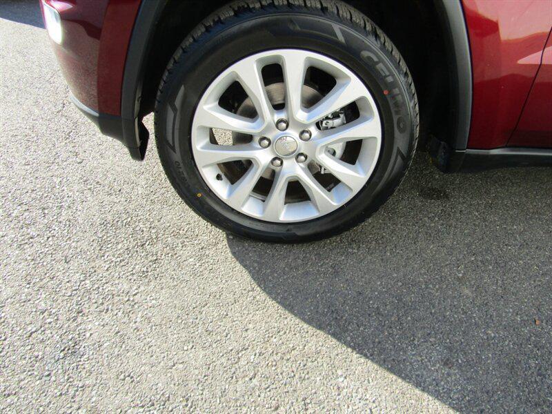 used 2017 Jeep Grand Cherokee car, priced at $14,542