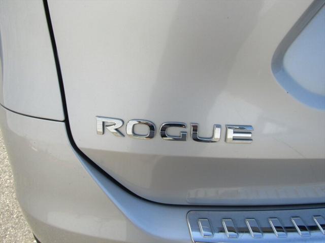 used 2016 Nissan Rogue car