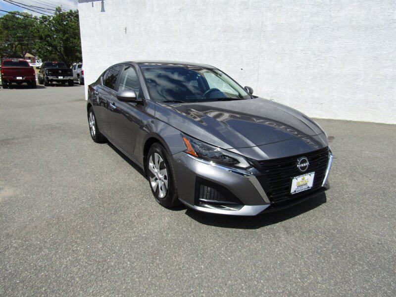 used 2023 Nissan Altima car, priced at $13,842