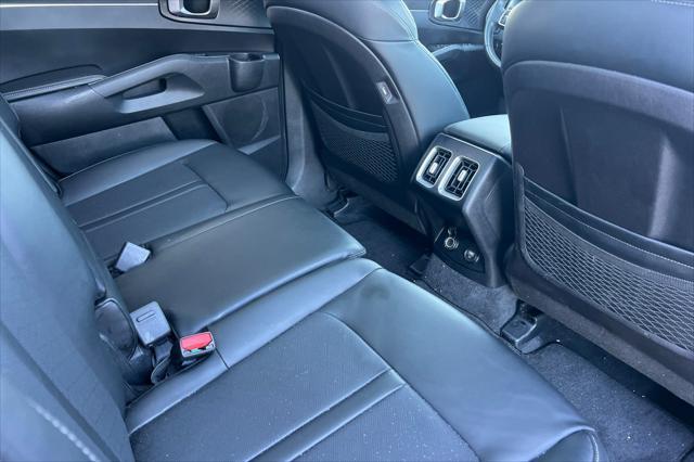 used 2021 Kia Sorento car, priced at $25,898