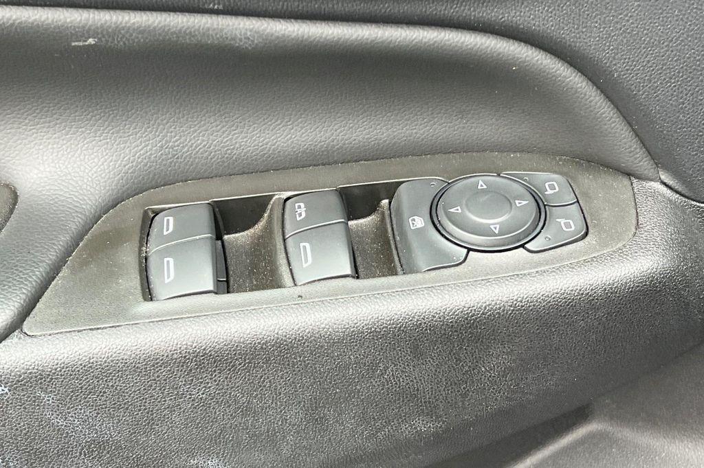 used 2023 Chevrolet Equinox car, priced at $18,998