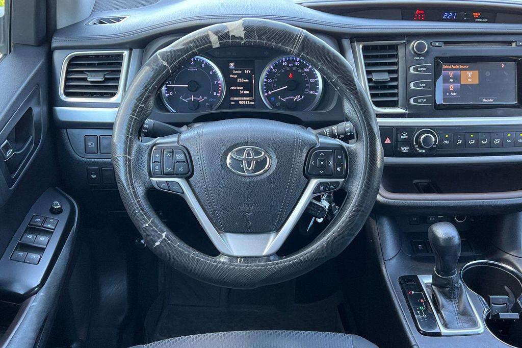 used 2019 Toyota Highlander car, priced at $20,998