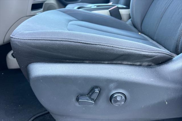 used 2018 Chrysler Pacifica car, priced at $19,898