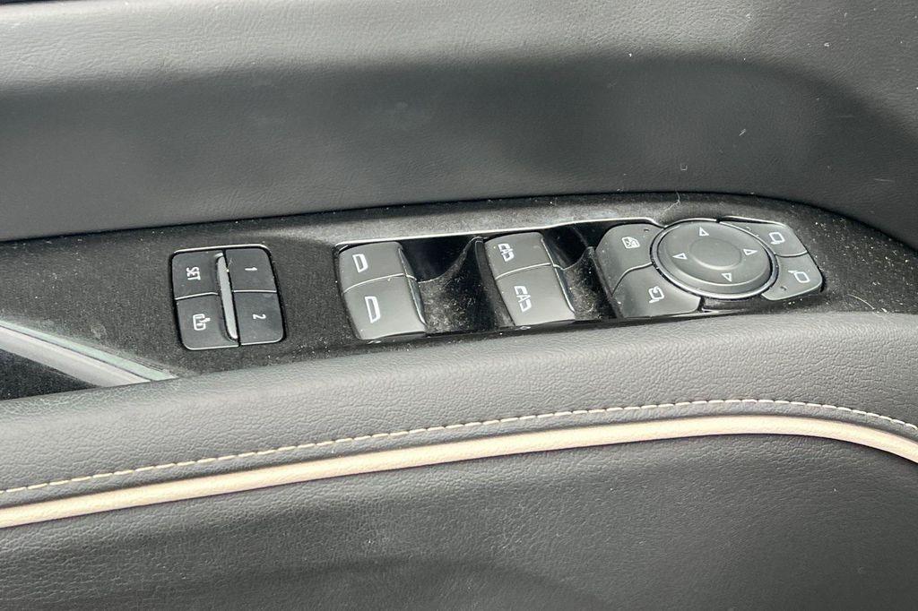 used 2023 Cadillac Escalade ESV car, priced at $69,998