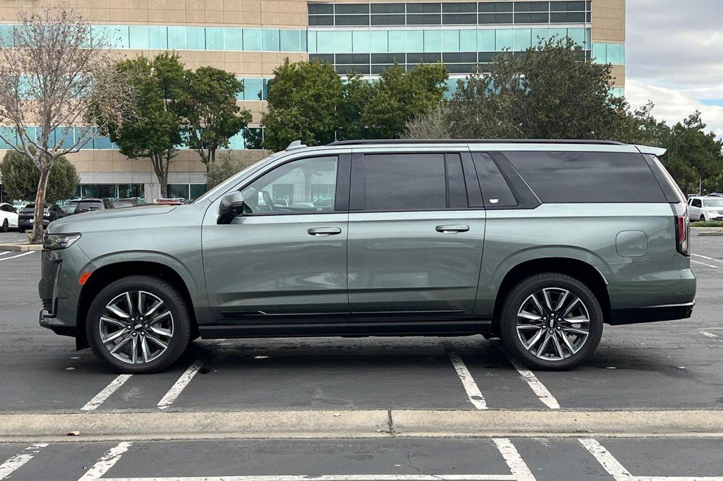 used 2023 Cadillac Escalade ESV car, priced at $69,998