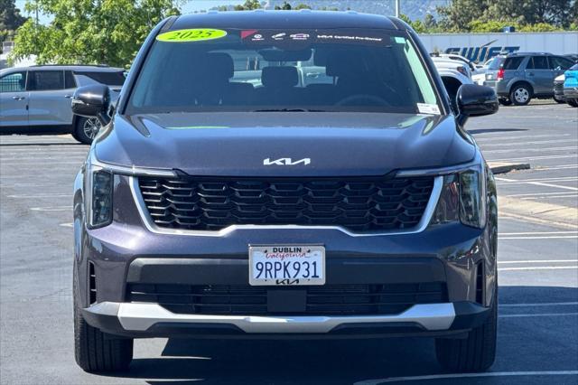 used 2025 Kia Sorento car, priced at $29,998