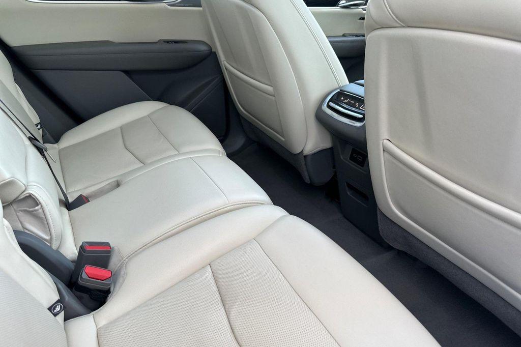 used 2024 Cadillac XT6 car, priced at $39,898