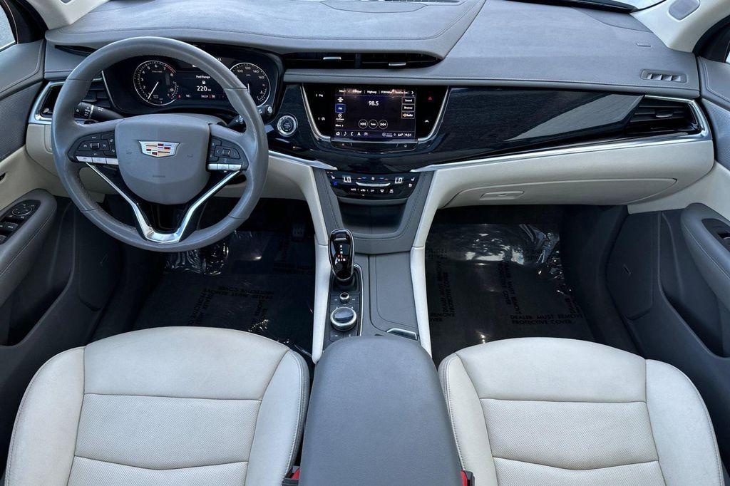 used 2024 Cadillac XT6 car, priced at $39,898