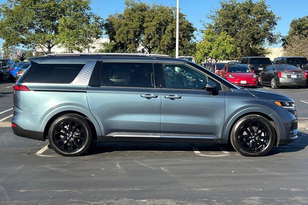 used 2024 Kia Carnival car, priced at $41,998