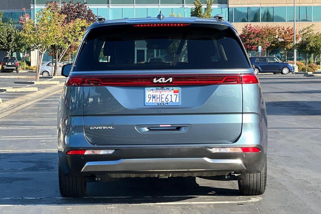 used 2024 Kia Carnival car, priced at $41,998