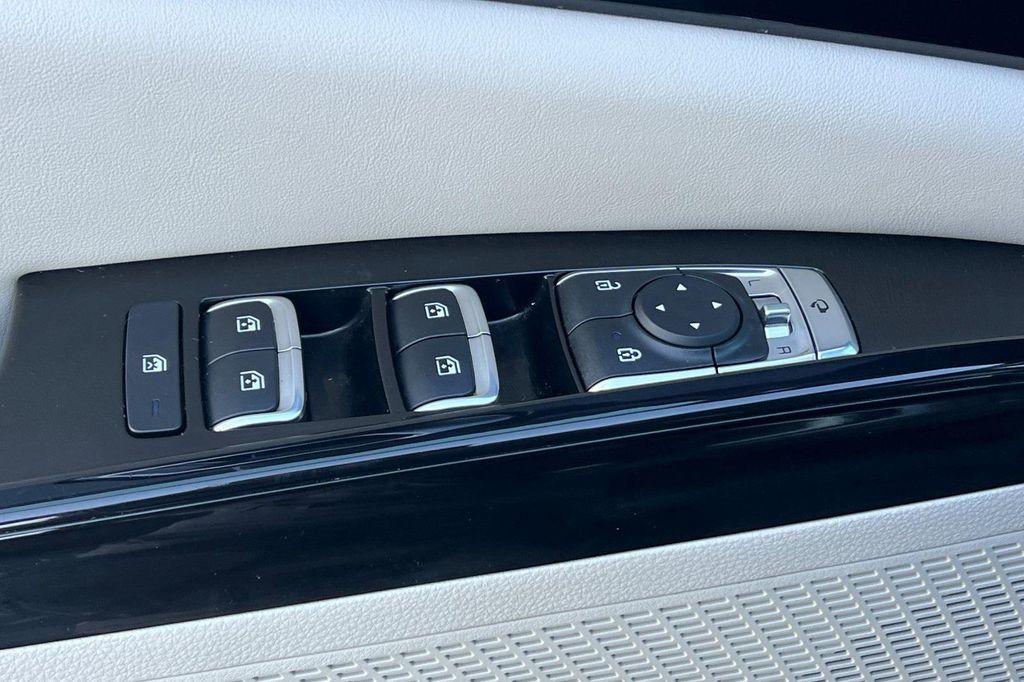 used 2024 Kia Carnival car, priced at $41,998