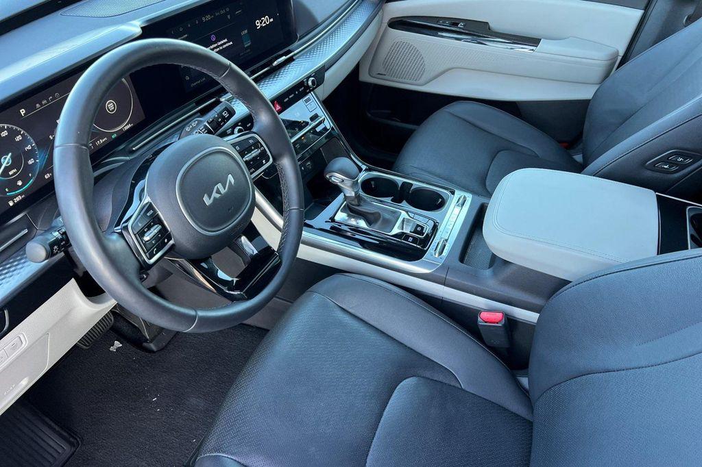 used 2024 Kia Carnival car, priced at $41,998