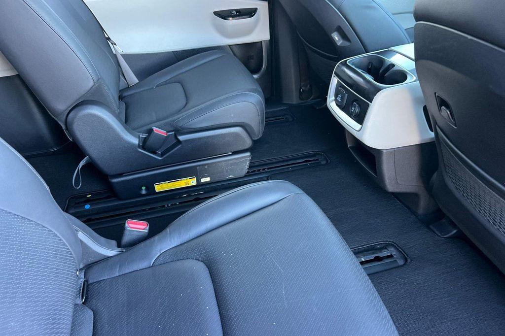 used 2024 Kia Carnival car, priced at $41,998