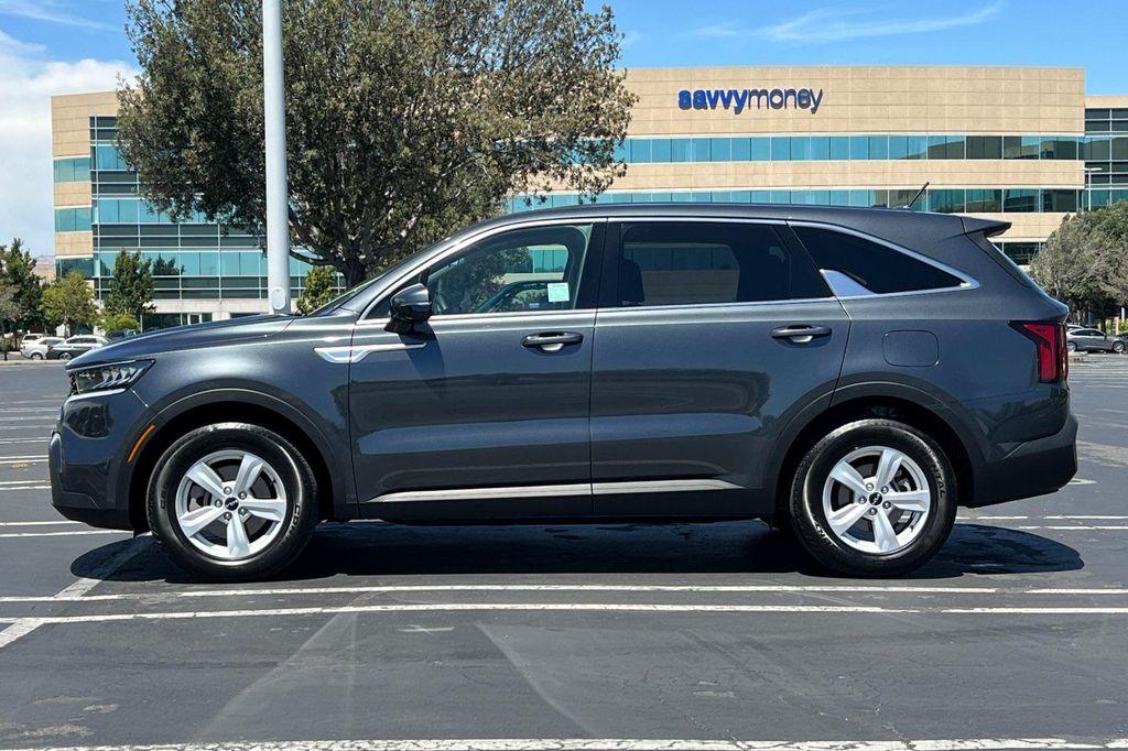 used 2022 Kia Sorento car, priced at $21,898