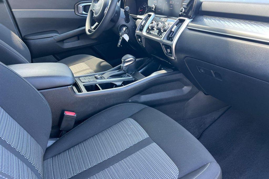 used 2022 Kia Sorento car, priced at $21,898