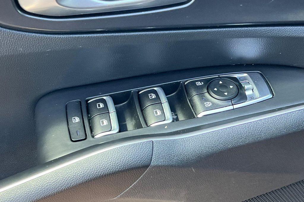 used 2022 Kia Sorento car, priced at $21,898