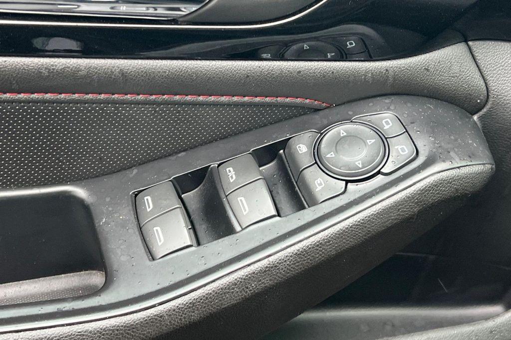 used 2022 Chevrolet Traverse car, priced at $31,698