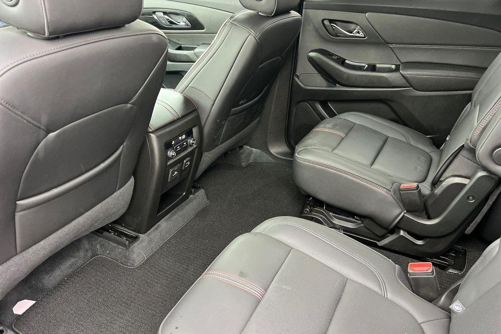 used 2022 Chevrolet Traverse car, priced at $31,698