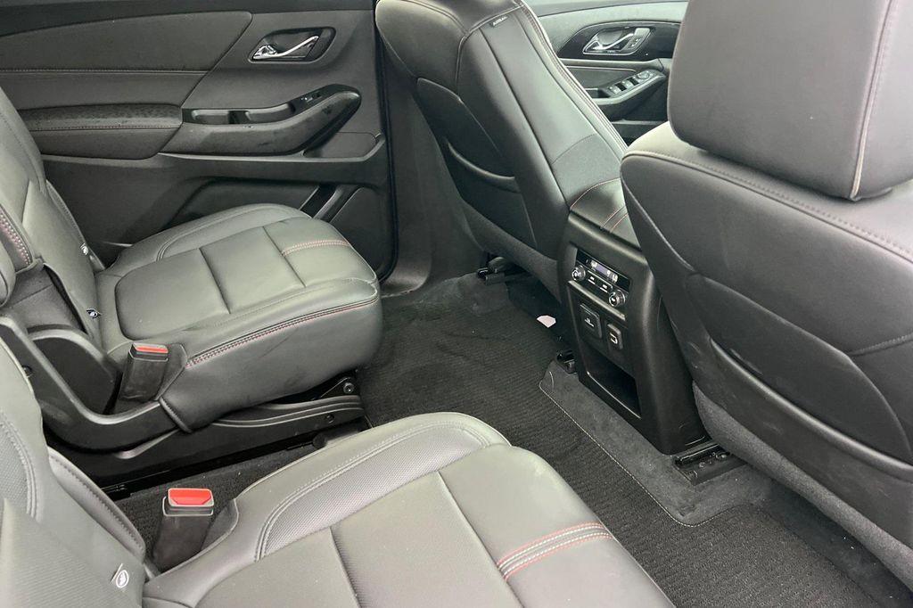used 2022 Chevrolet Traverse car, priced at $31,698