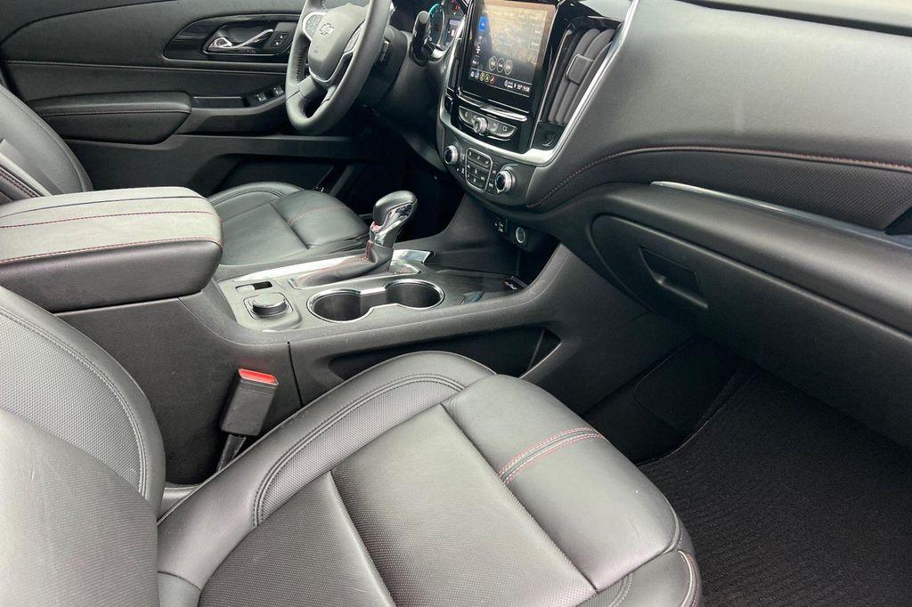 used 2022 Chevrolet Traverse car, priced at $31,698