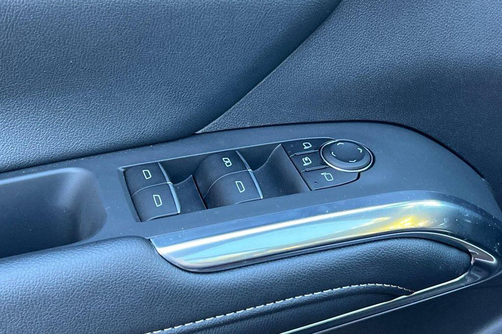 used 2025 Chevrolet Traverse car, priced at $51,898