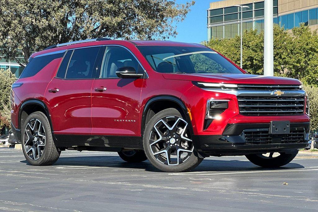 used 2025 Chevrolet Traverse car, priced at $51,898