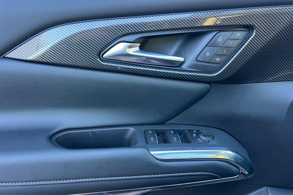 used 2025 Chevrolet Traverse car, priced at $51,898