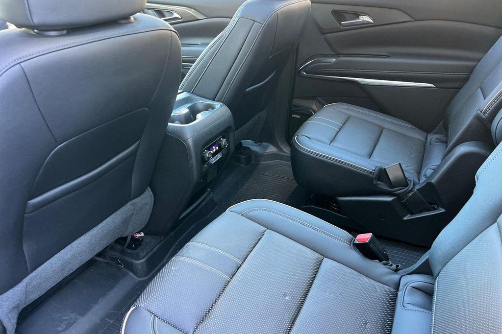 used 2025 Chevrolet Traverse car, priced at $51,898