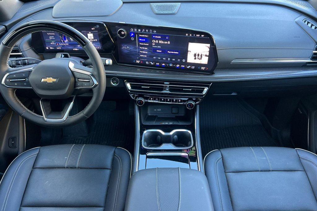 used 2025 Chevrolet Traverse car, priced at $51,898