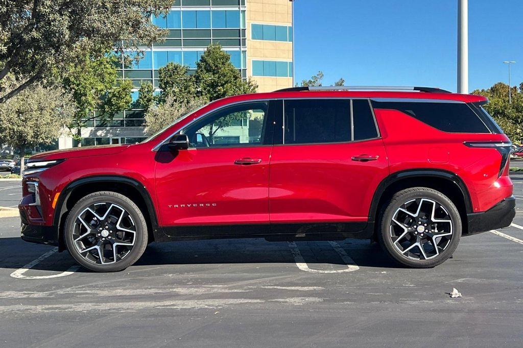 used 2025 Chevrolet Traverse car, priced at $51,898