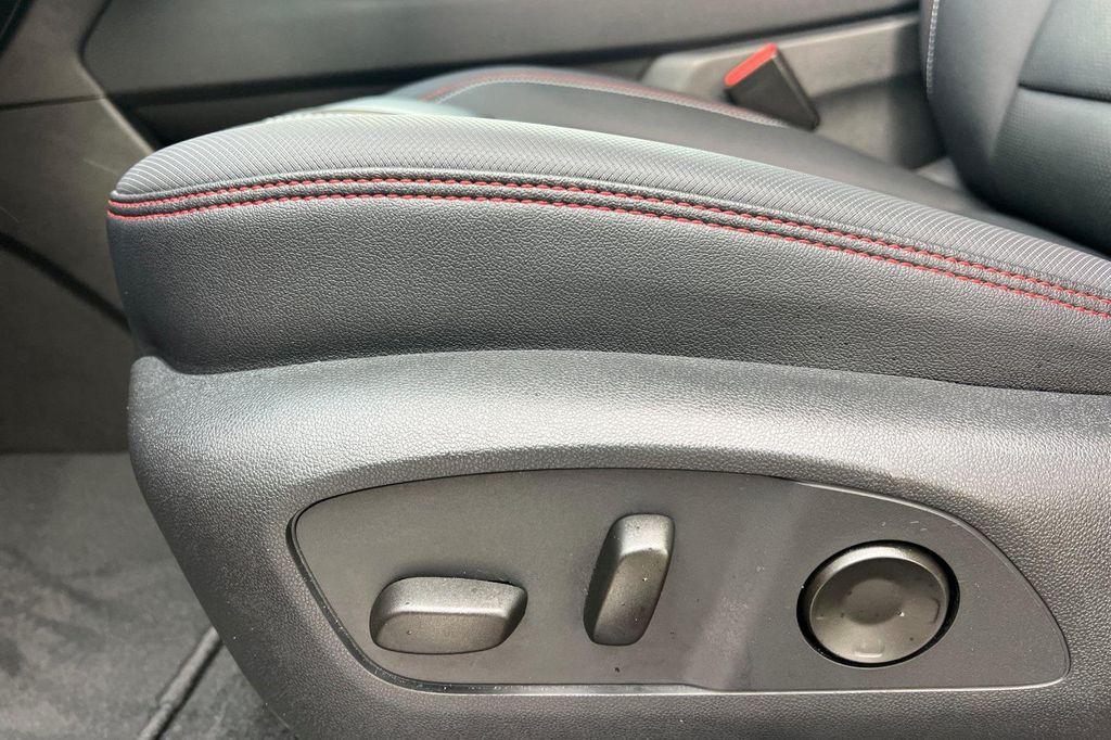 used 2024 Chevrolet Traverse car, priced at $50,898