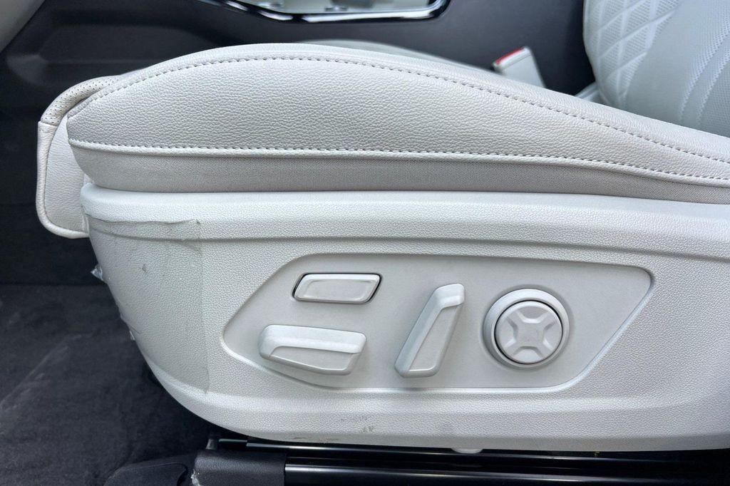 used 2025 Kia Sorento Plug-In Hybrid car, priced at $44,998