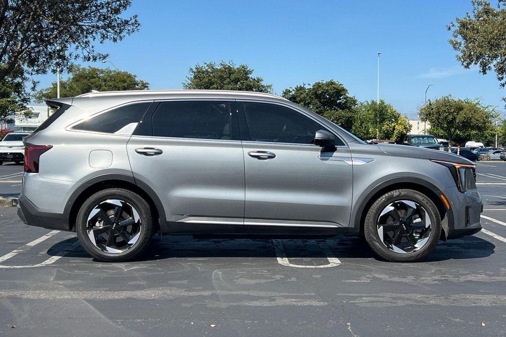 used 2025 Kia Sorento Plug-In Hybrid car, priced at $44,998