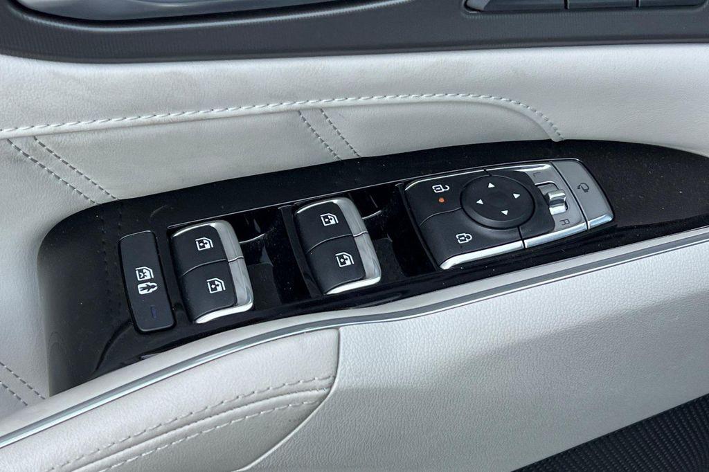 used 2025 Kia Sorento Plug-In Hybrid car, priced at $44,998