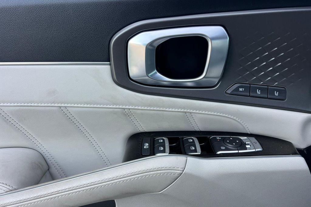 used 2025 Kia Sorento Plug-In Hybrid car, priced at $44,998