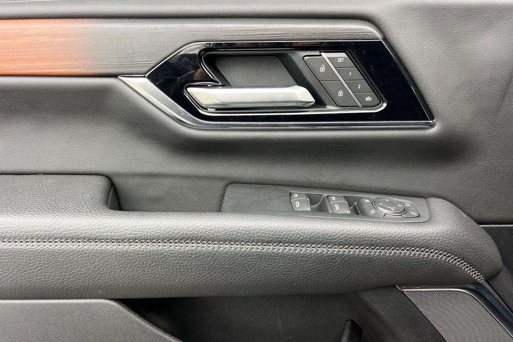 used 2025 GMC Yukon car, priced at $81,998