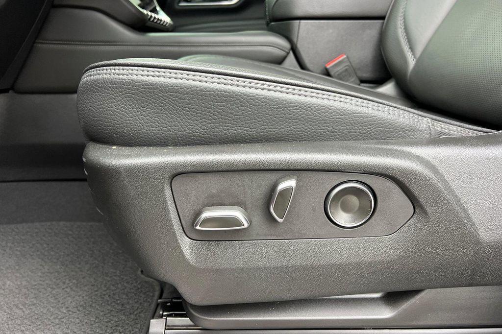 used 2025 GMC Yukon car, priced at $81,998