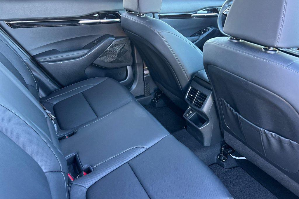 used 2025 Kia Seltos car, priced at $24,998