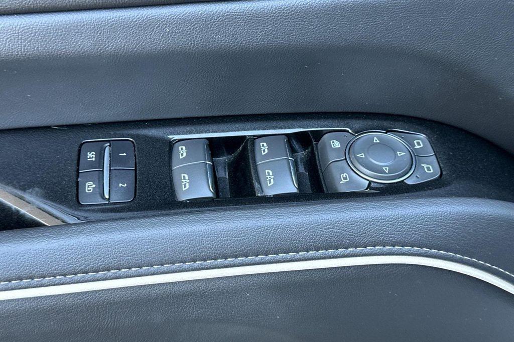 used 2022 Cadillac Escalade car, priced at $55,998