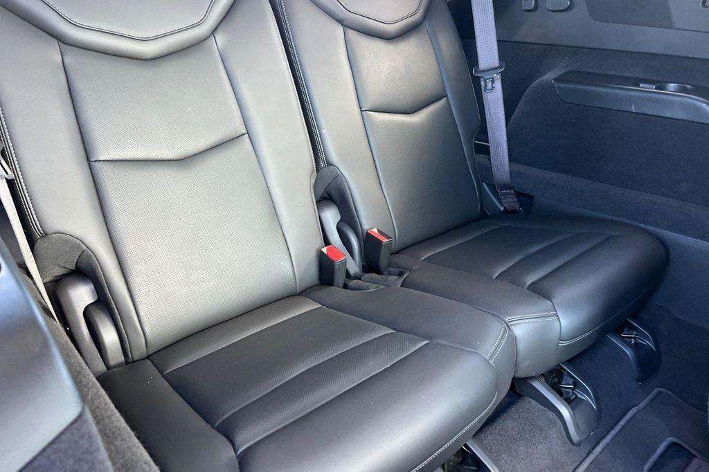 used 2025 Cadillac XT6 car, priced at $41,998