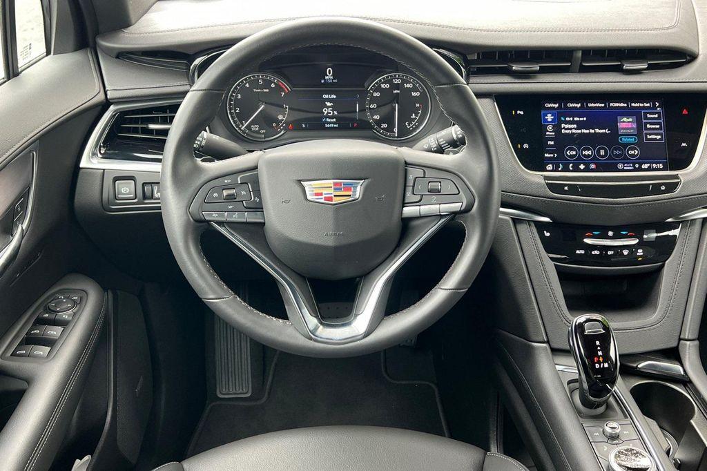 used 2025 Cadillac XT6 car, priced at $43,698