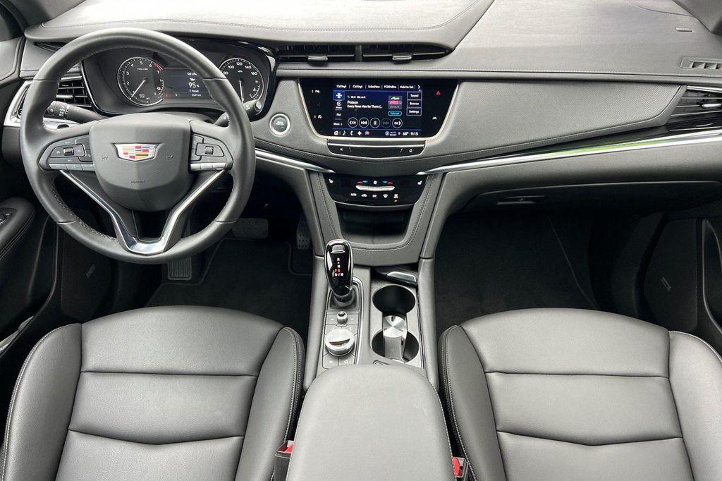 used 2025 Cadillac XT6 car, priced at $43,698
